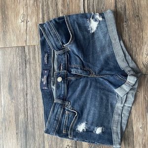 Hollister low rise shorts 3 inches, size 11